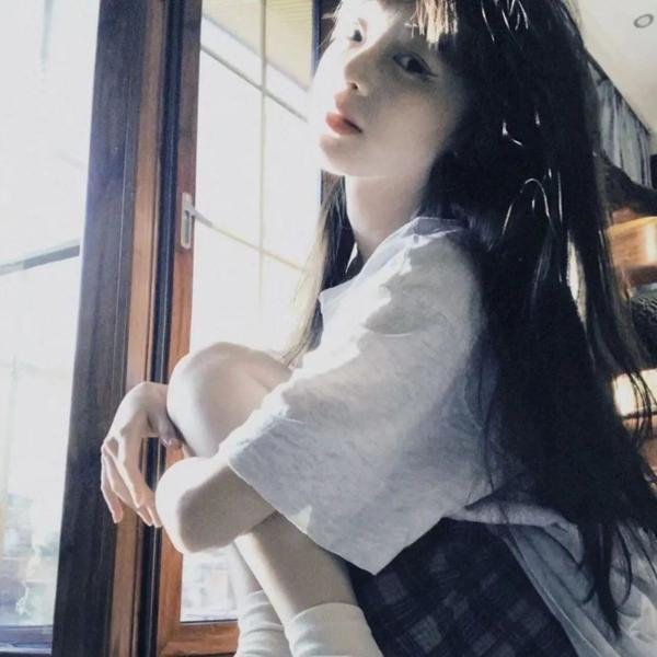 女孩罗塞玛莉